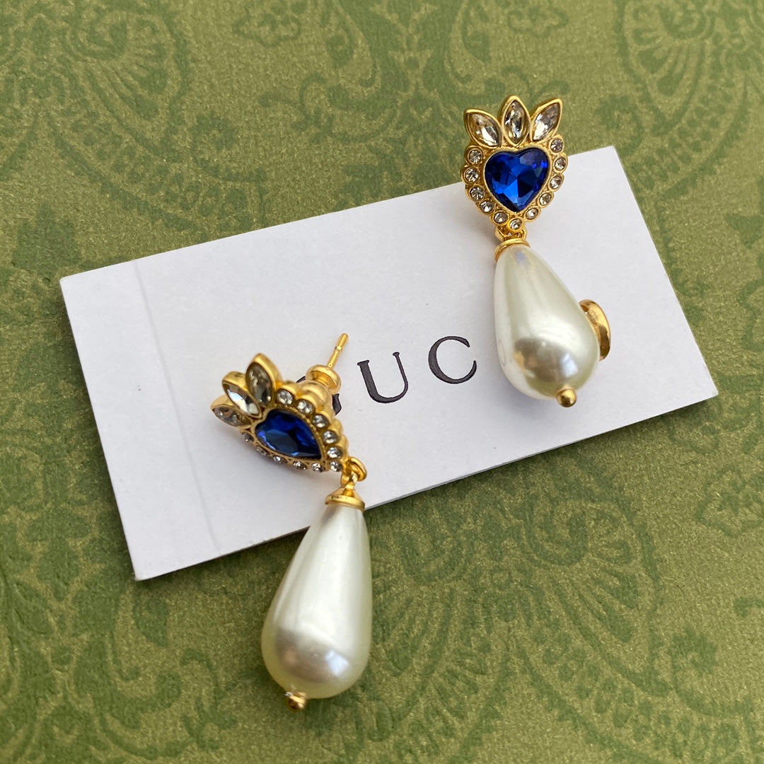 Pearl dangle earrings