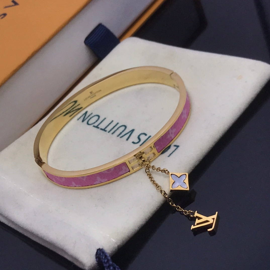 Pink fashion bracelet