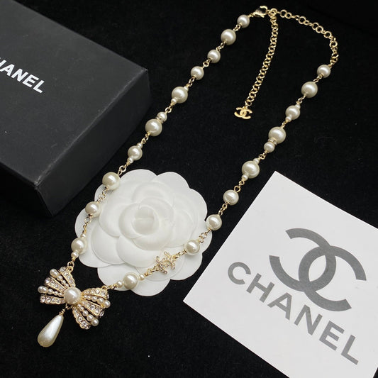 pearl delicate necklace