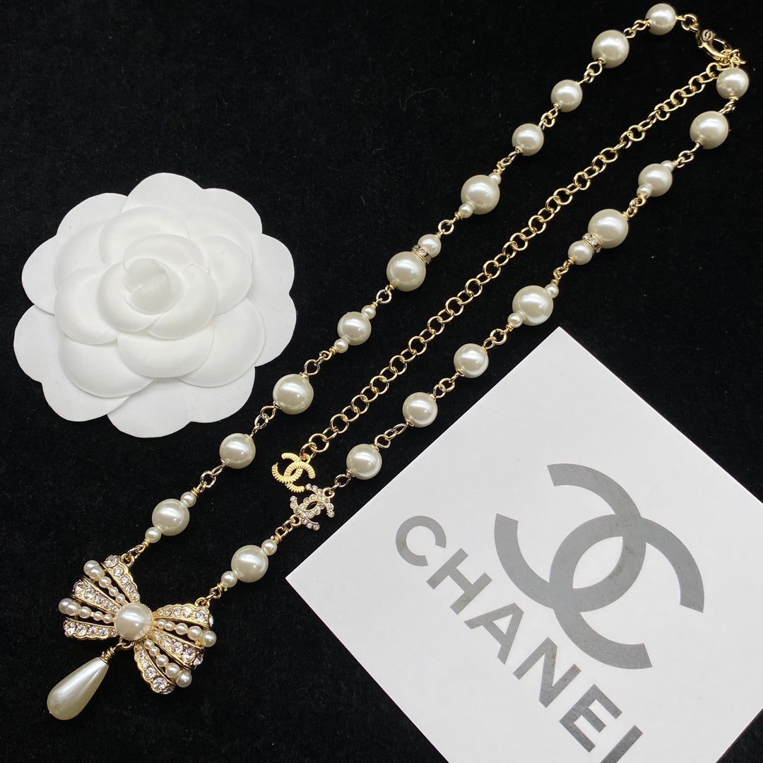 pearl delicate necklace