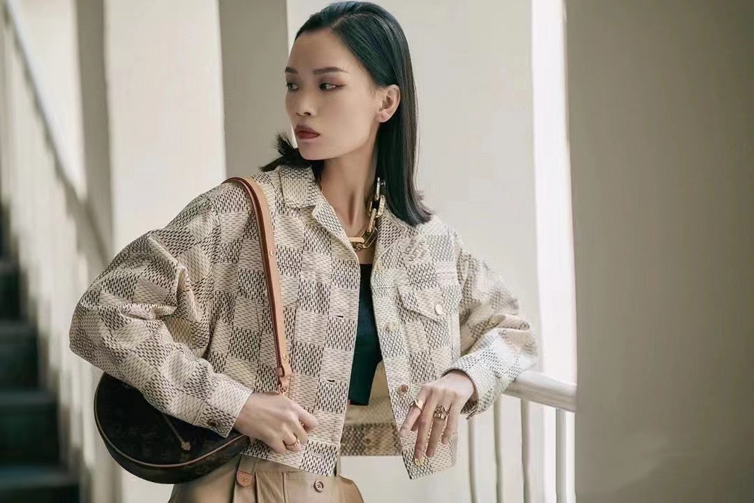 2022 New LV Half Moon Handbag--6