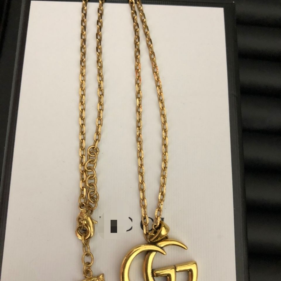 New stylish vintage necklace