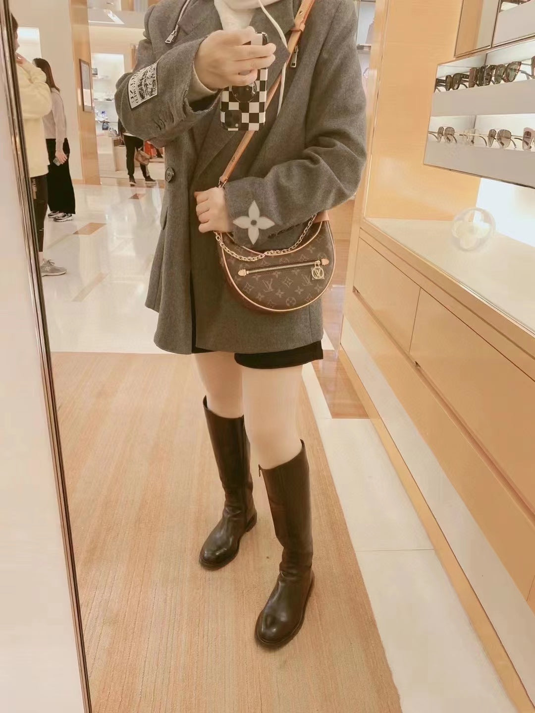 2022 New LV Half Moon Handbag--6