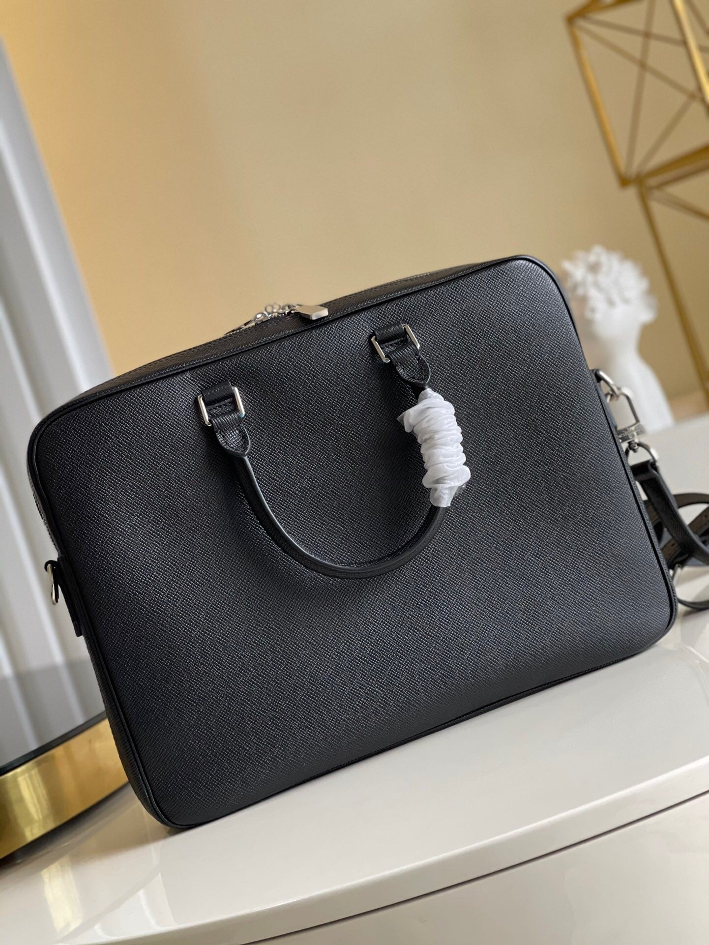 L x V - 2021 Laptop Bag