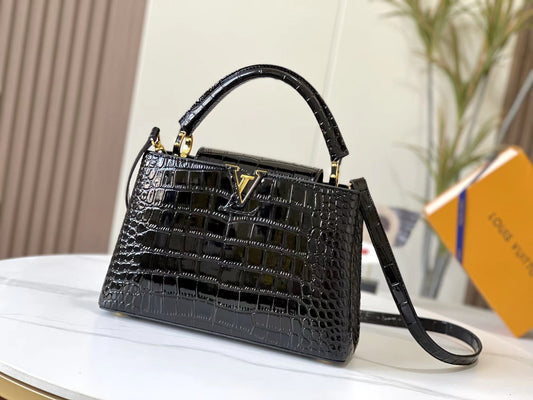2022 Crocodile Pattern LV Handbag-2