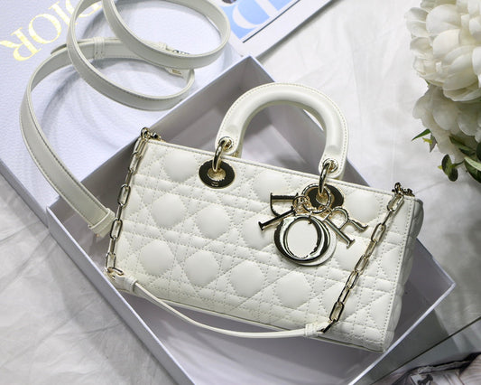 D I O R - Little White