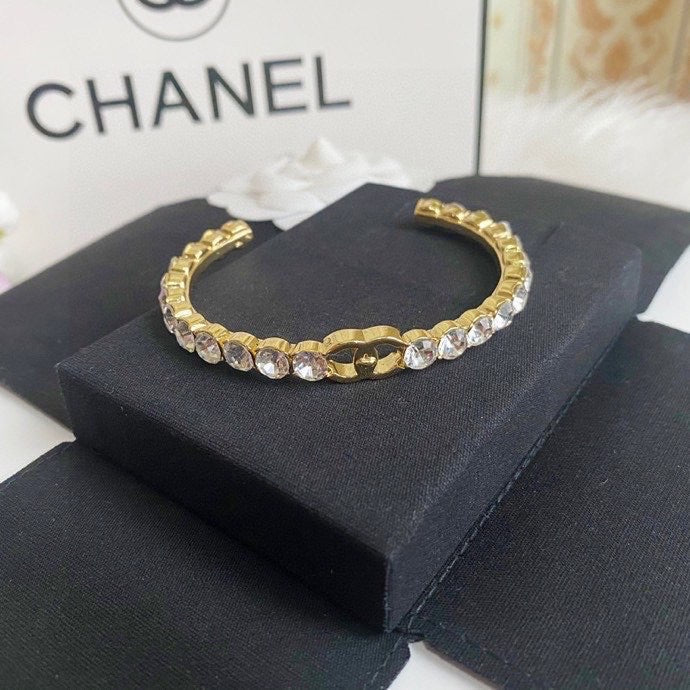 Classic diamond inlay bracelet