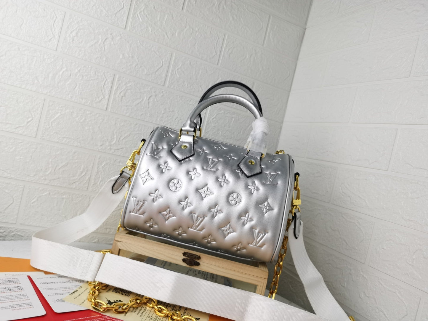 Lv silver 22.0 x 13.0 x 17.0 cm