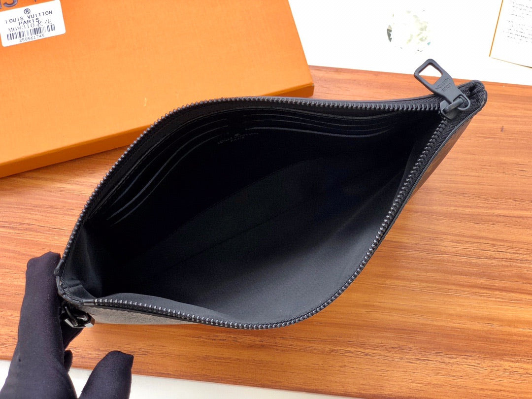 Lv pouch 28X19X1cm