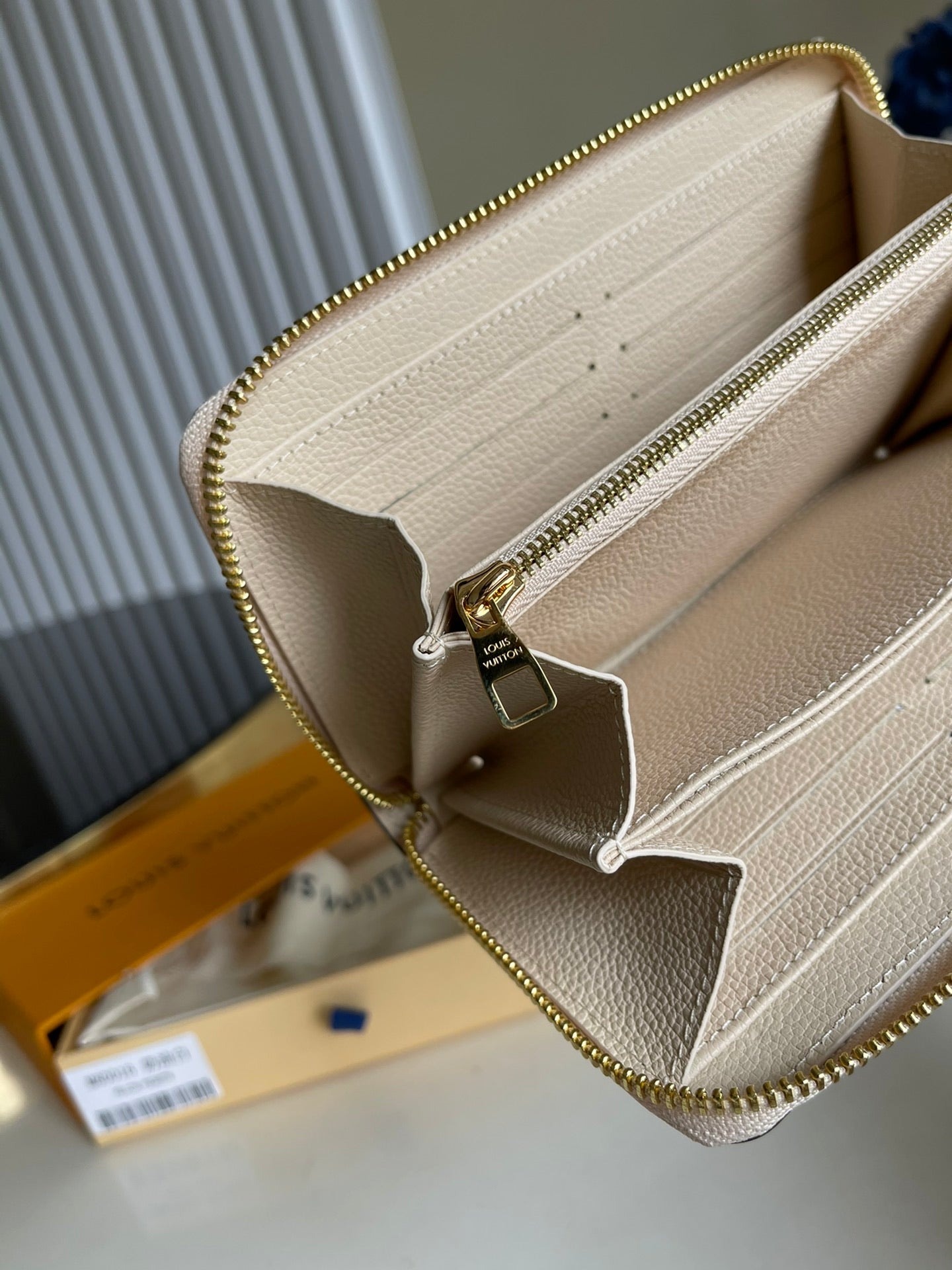 Lv wallet 19.5x10.5x2.5cm