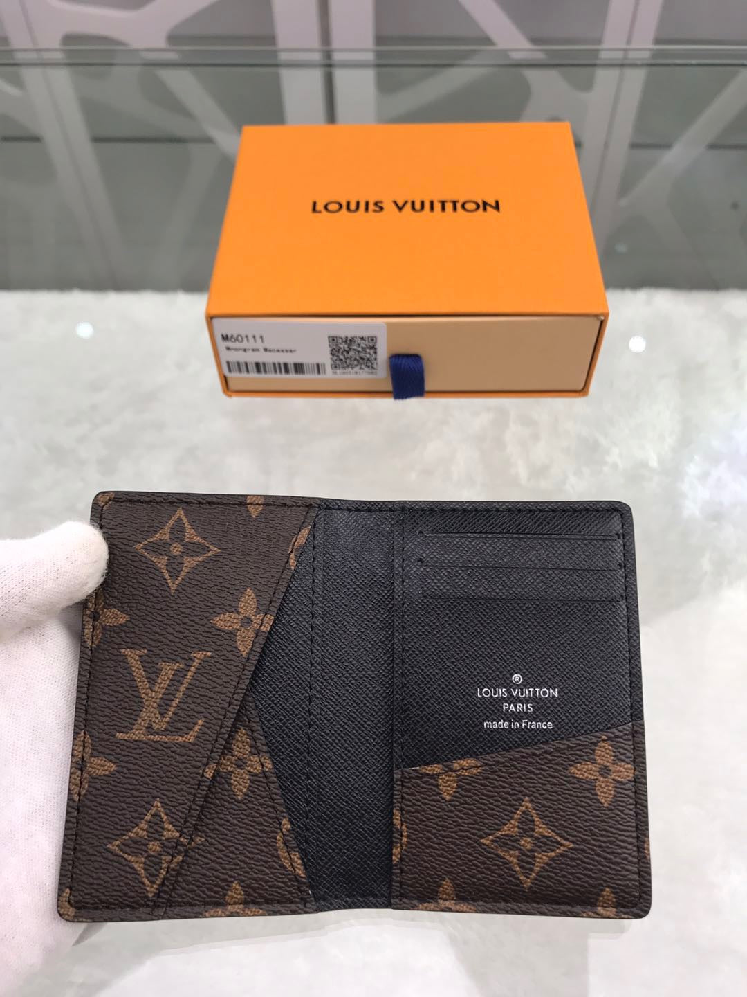 L v wallet 8X11cm