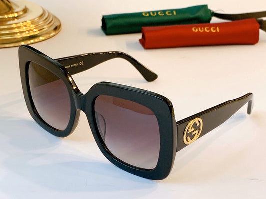 Classic framed sunglasses