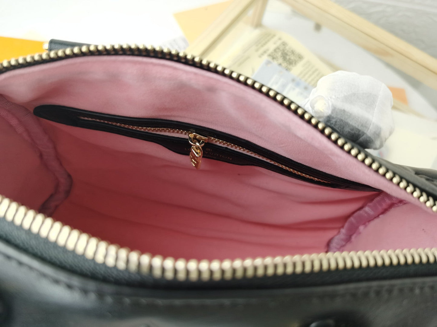 Lv new 22.0 x 13.0 x 17.0 cm