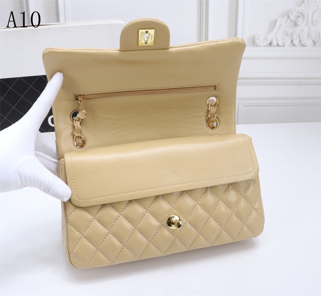 C h a n e l cream 25cm