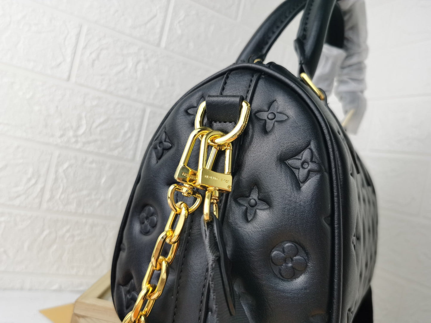 Lv new 22.0 x 13.0 x 17.0 cm