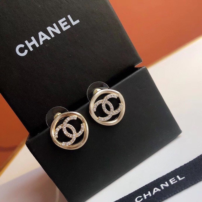 Fashion circle earrings