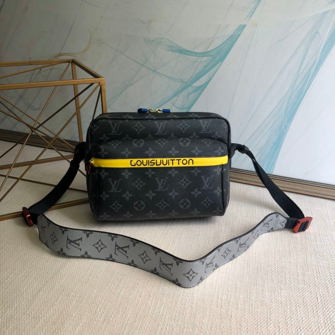 Lv pouch 25×17×5cm