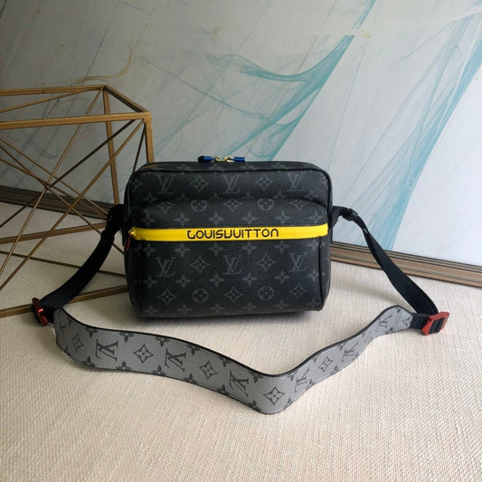 Lv pouch 25×17×5cm