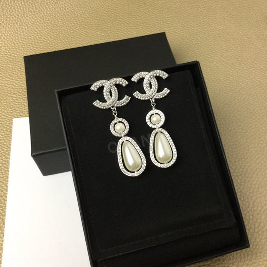 Pearl Fashion earrings