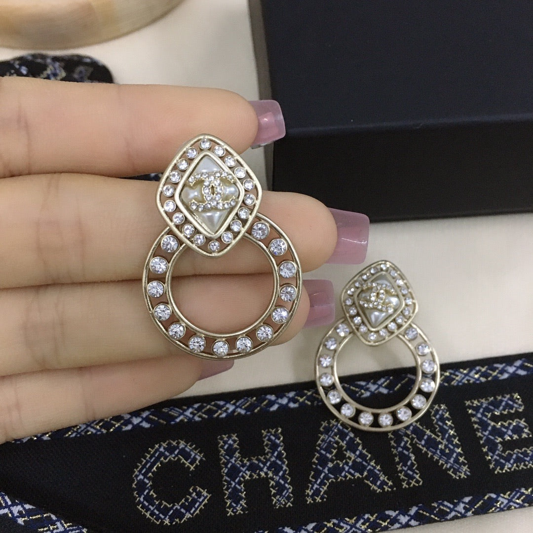Exquisite Retro earrings