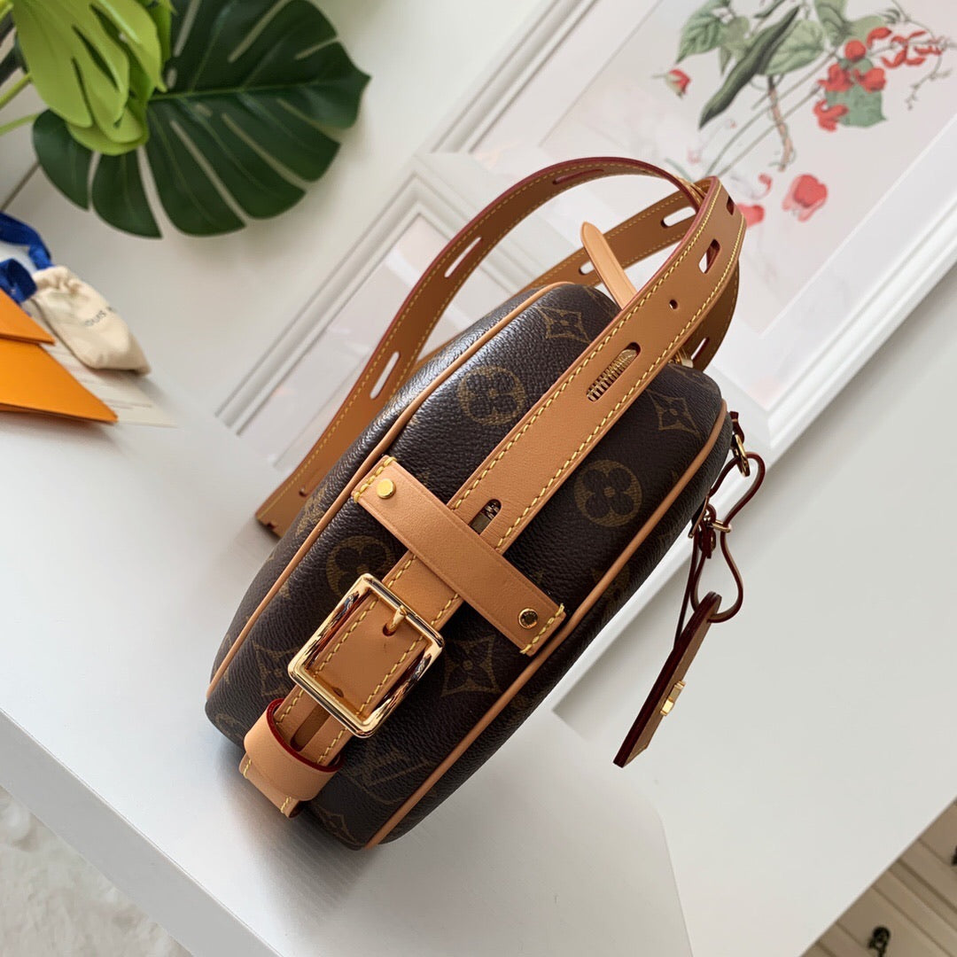 Lv pouch bag