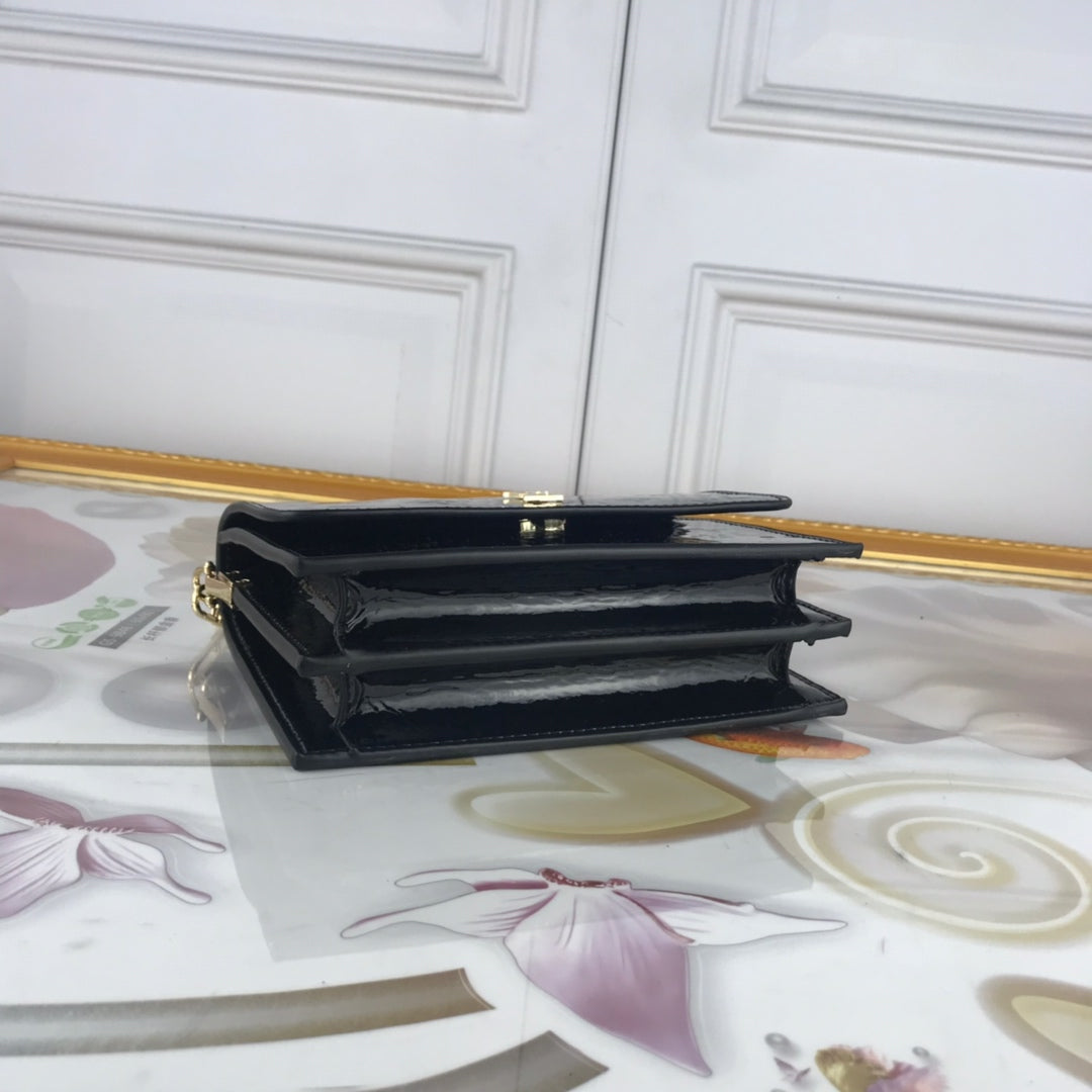 L v black  21*14*7CM