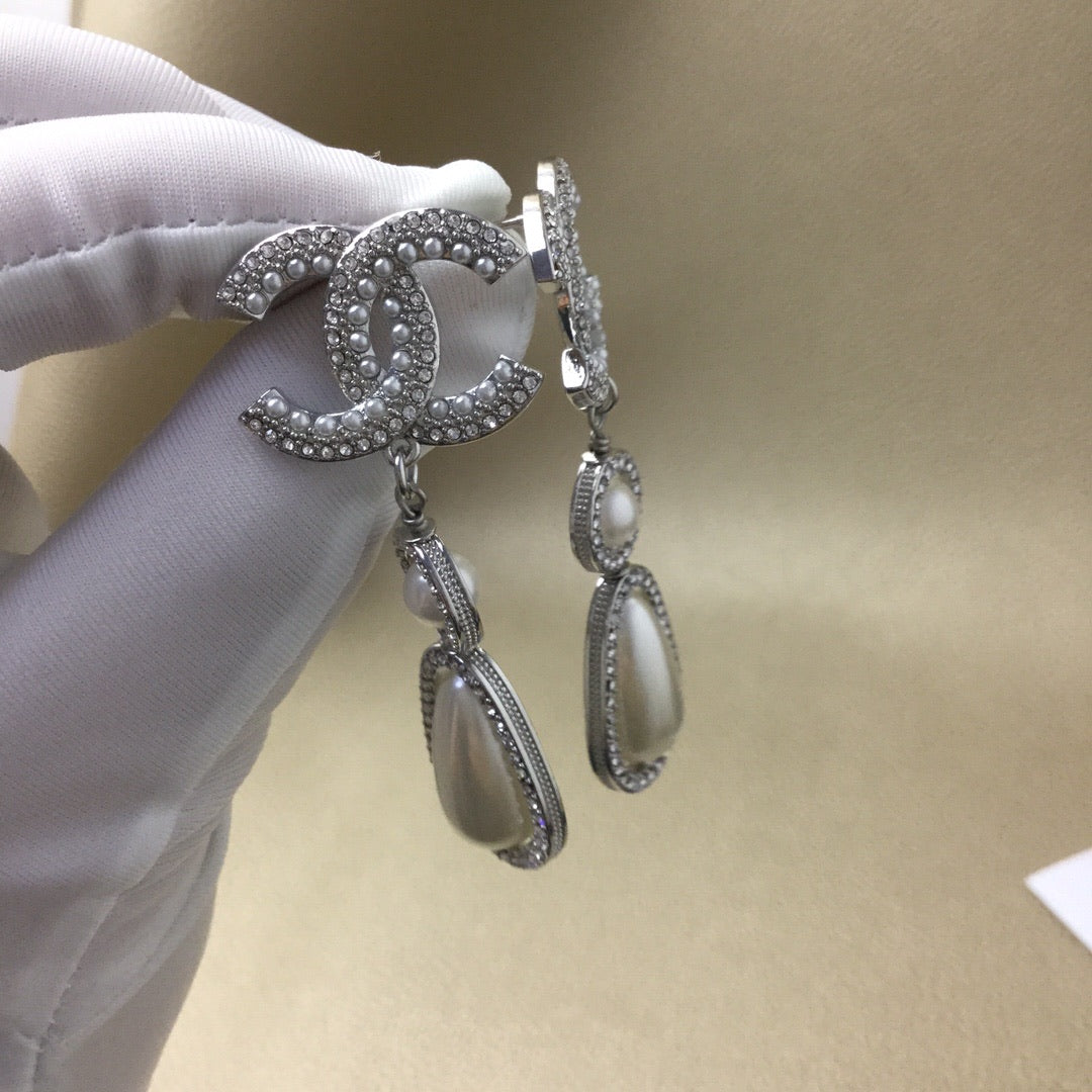 Pearl Fashion earrings