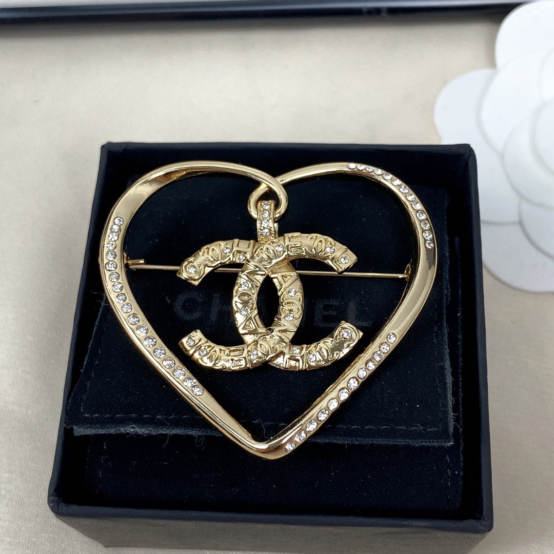 C h a n e l brooch
