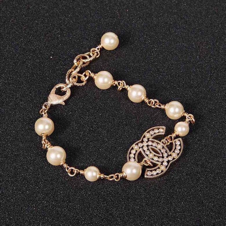 Classic fashion bracelet