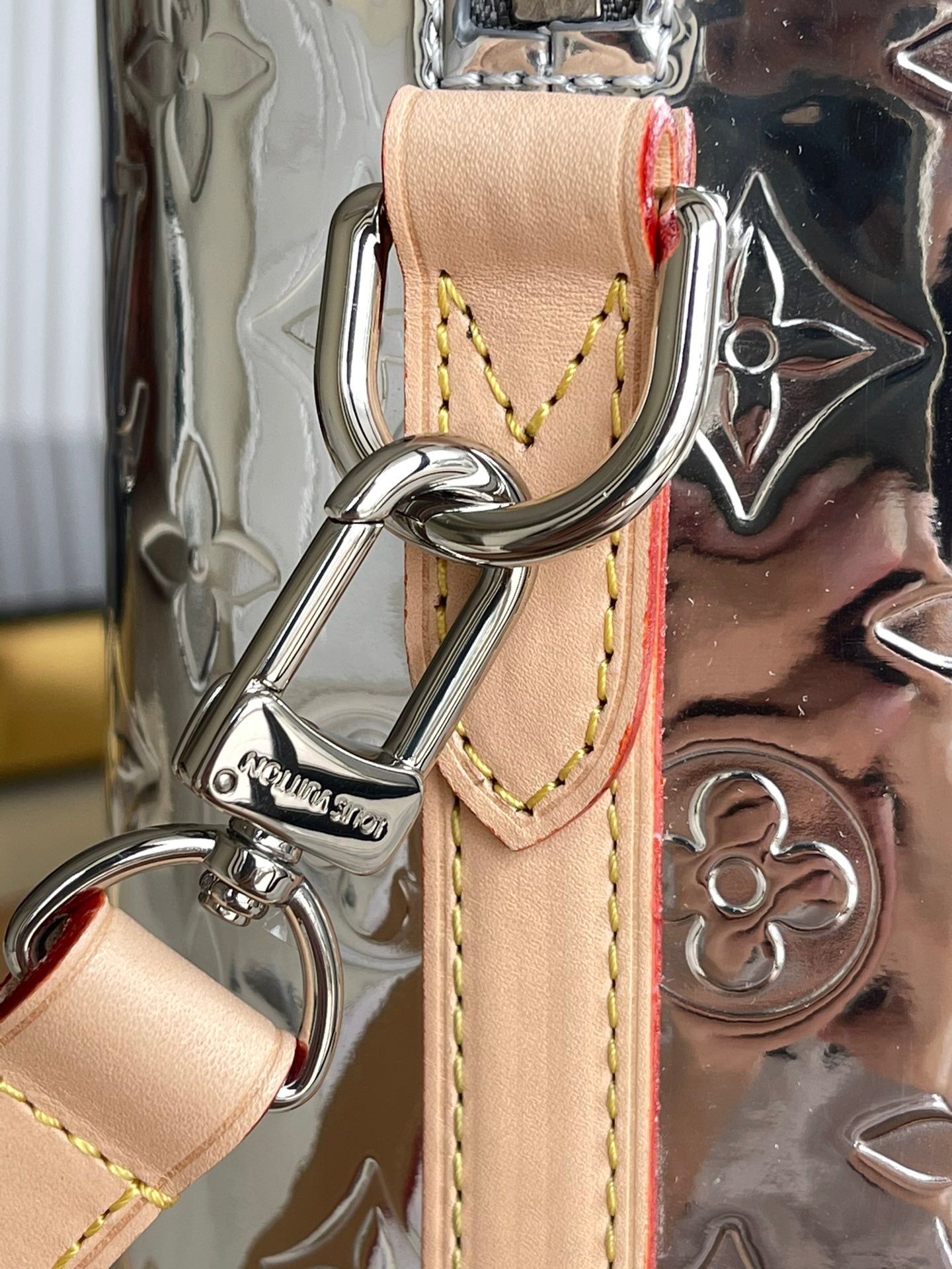 L v new Neo Porte Documents Voyage 40 x 31.5 x 10 cm