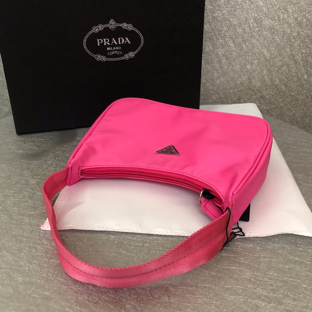 P r a d a nylo pink