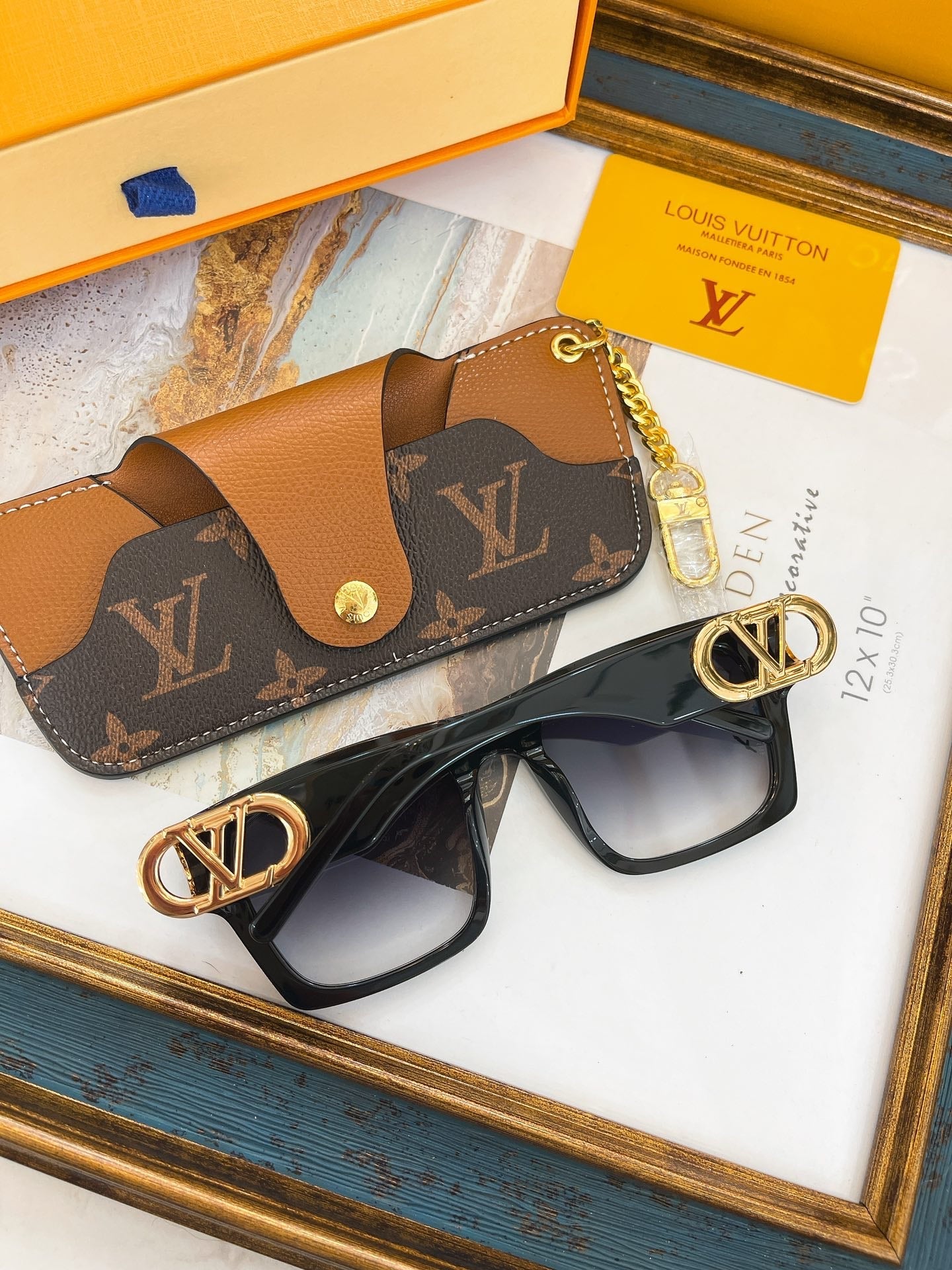 Lv sunnies