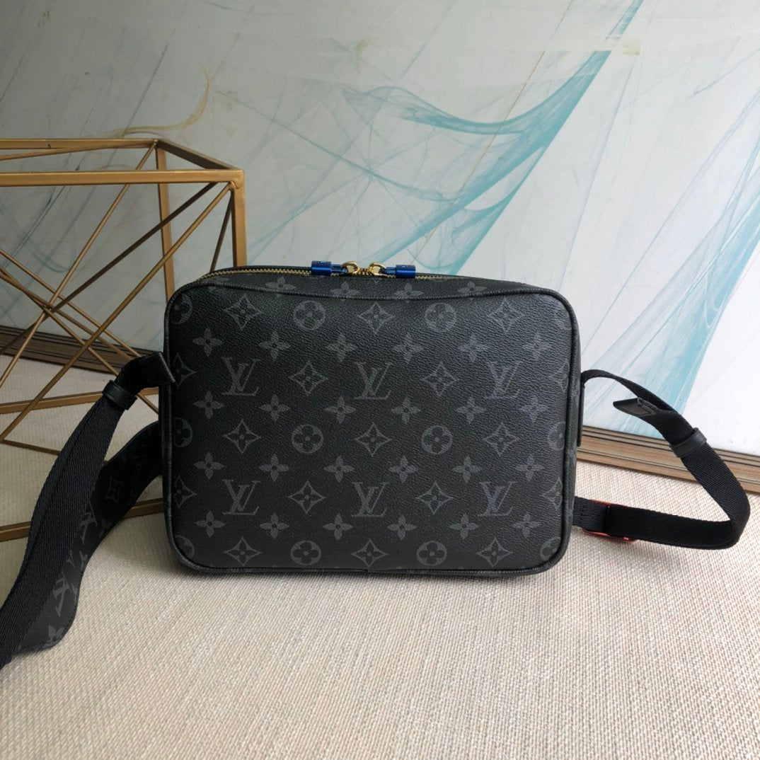 Lv pouch 25×17×5cm