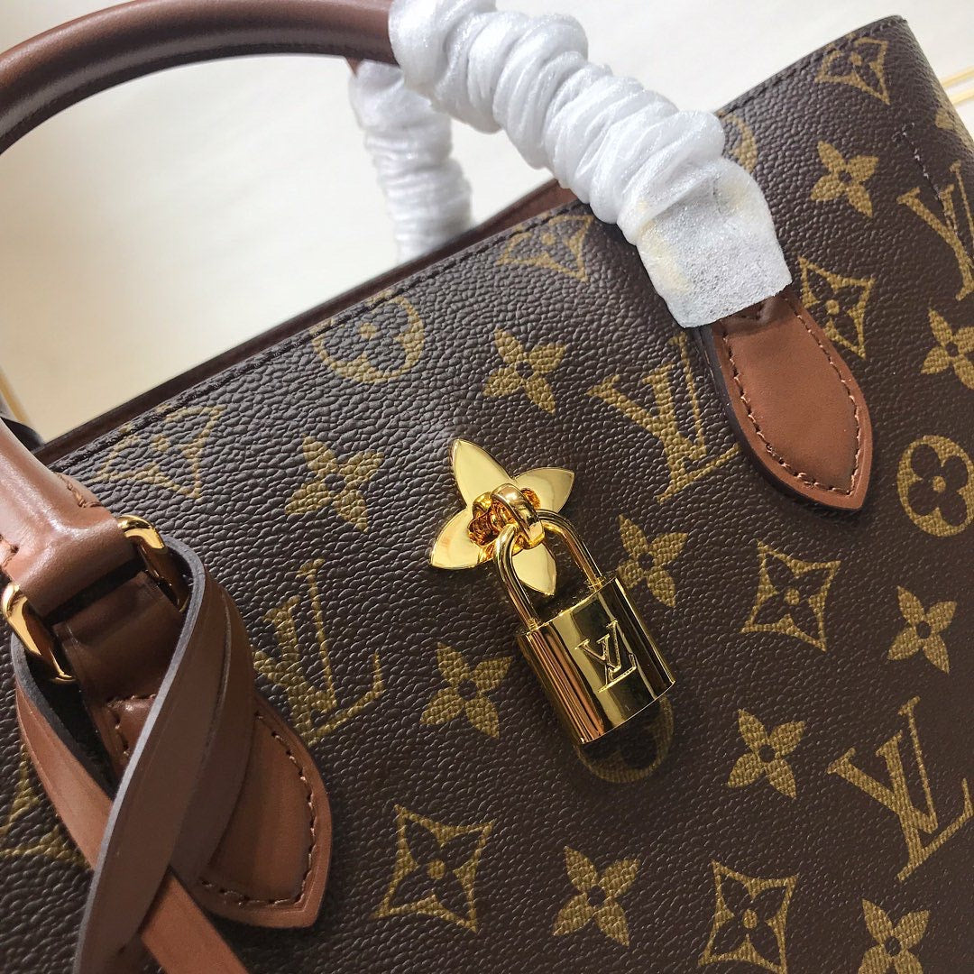 L v tote 34*24*13CM