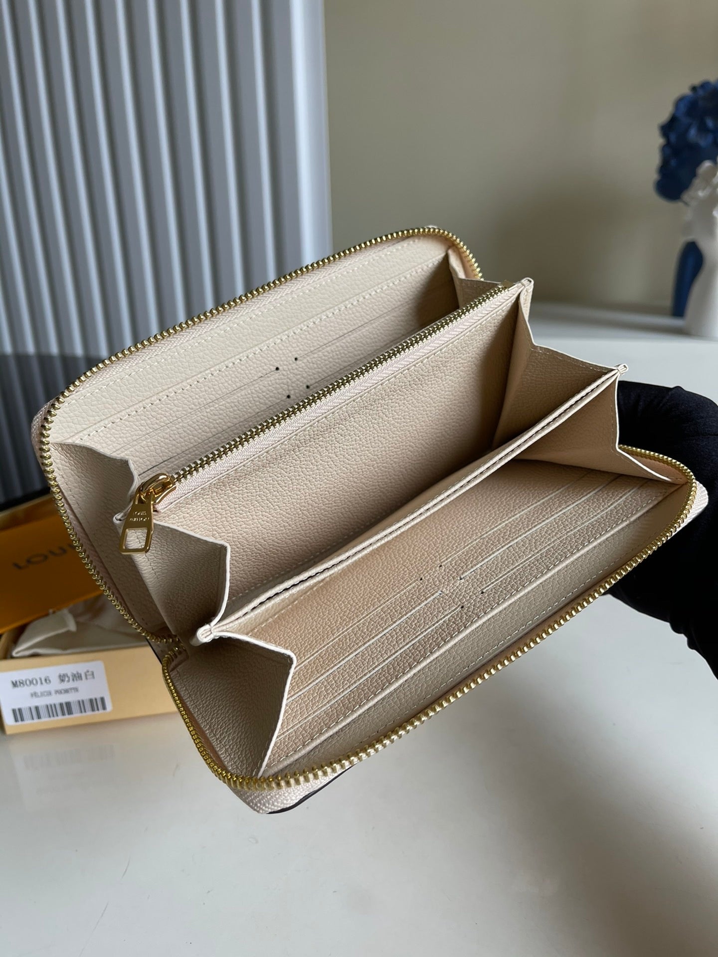 Lv wallet 19.5x10.5x2.5cm