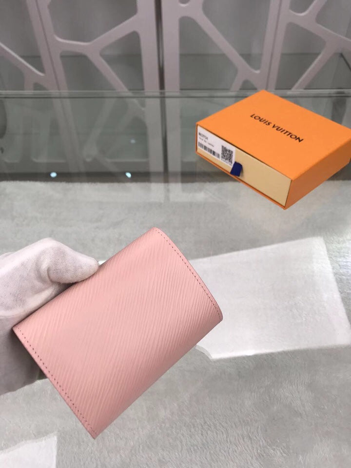L v pink wallet 12X9.5x2.5cm
