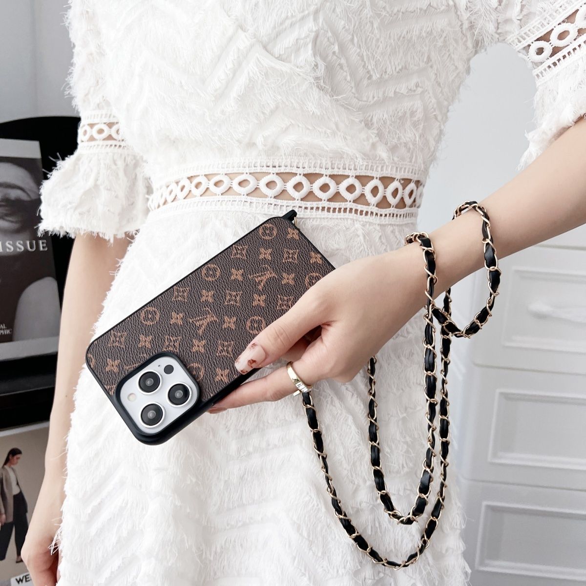 Fashionable bodycross phone case