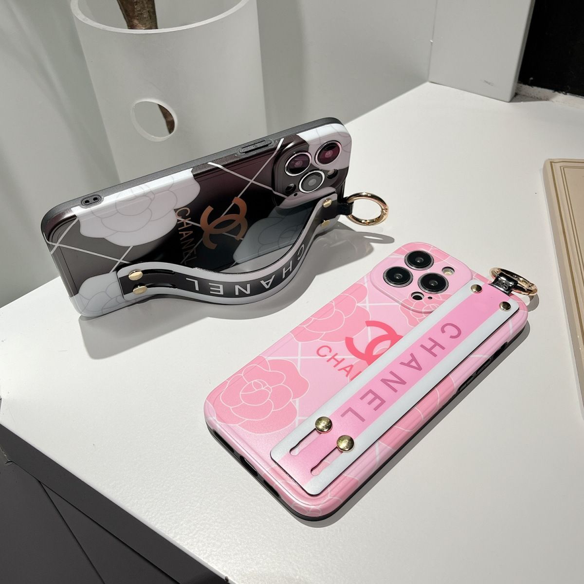 Wrist strap phone case