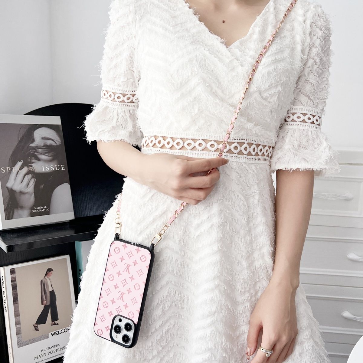 Fashionable bodycross phone case