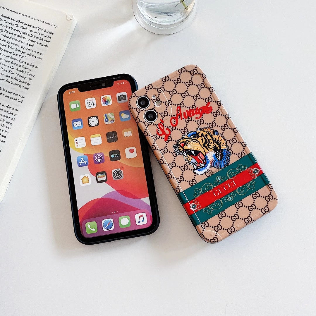 Striped tiger head non-slip phone case