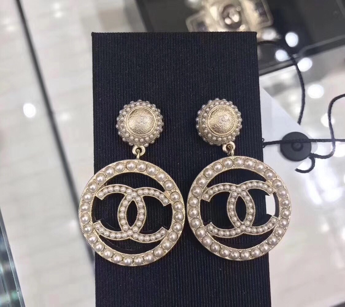 Gold pearl earrings