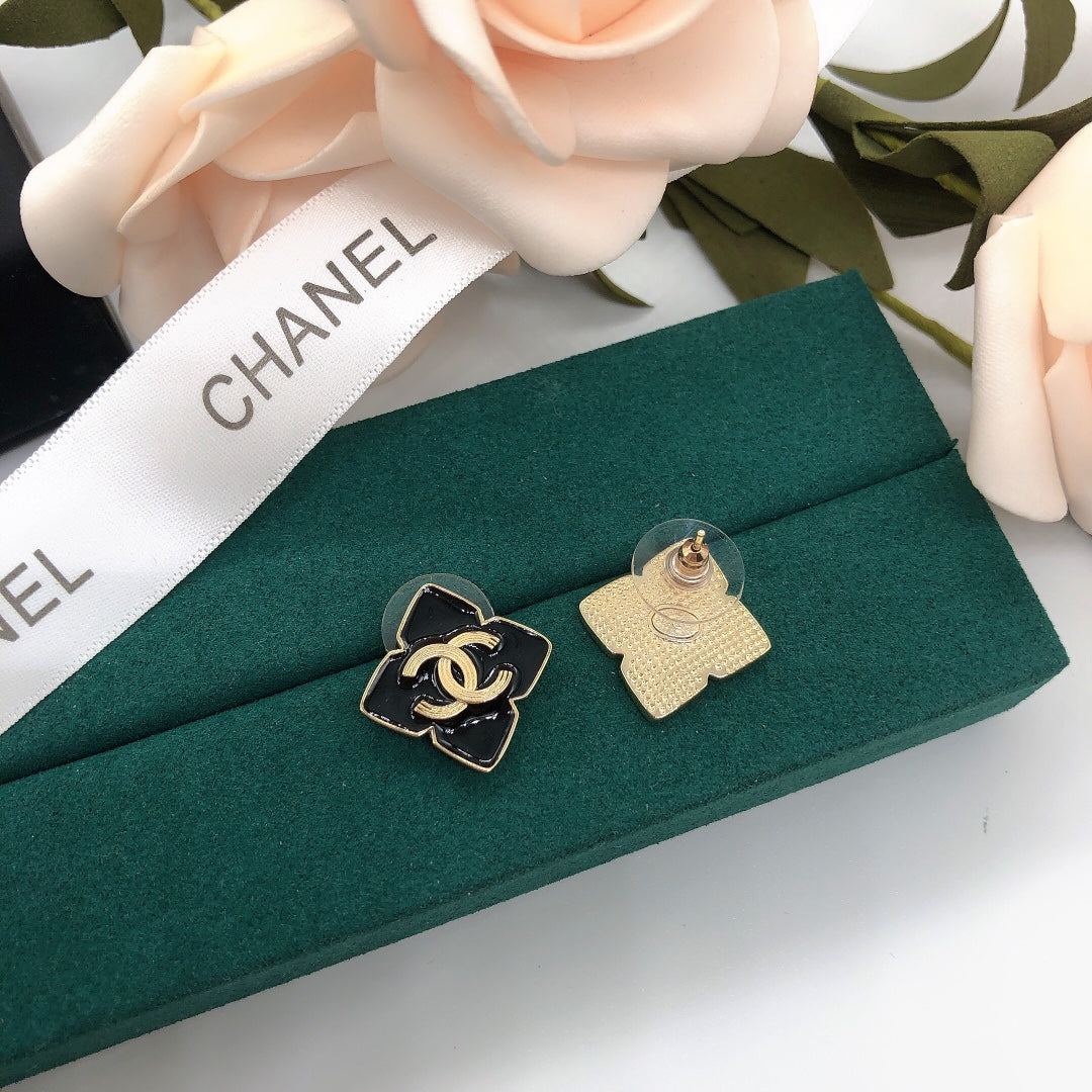 Black white Earrings