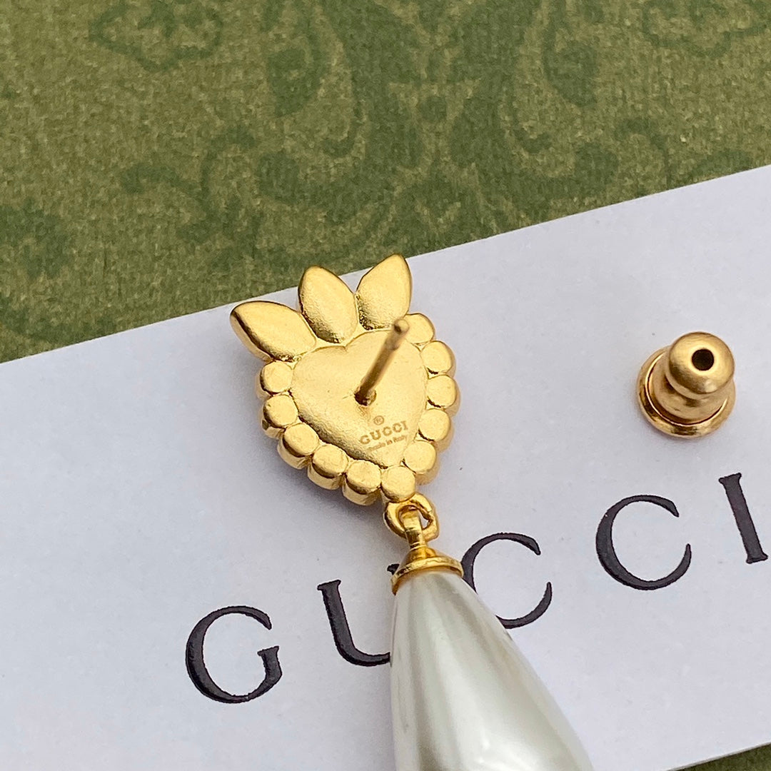 Pearl dangle earrings, red