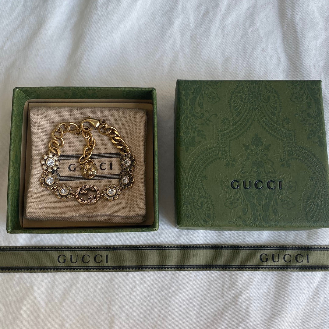 Crystal gold necklace