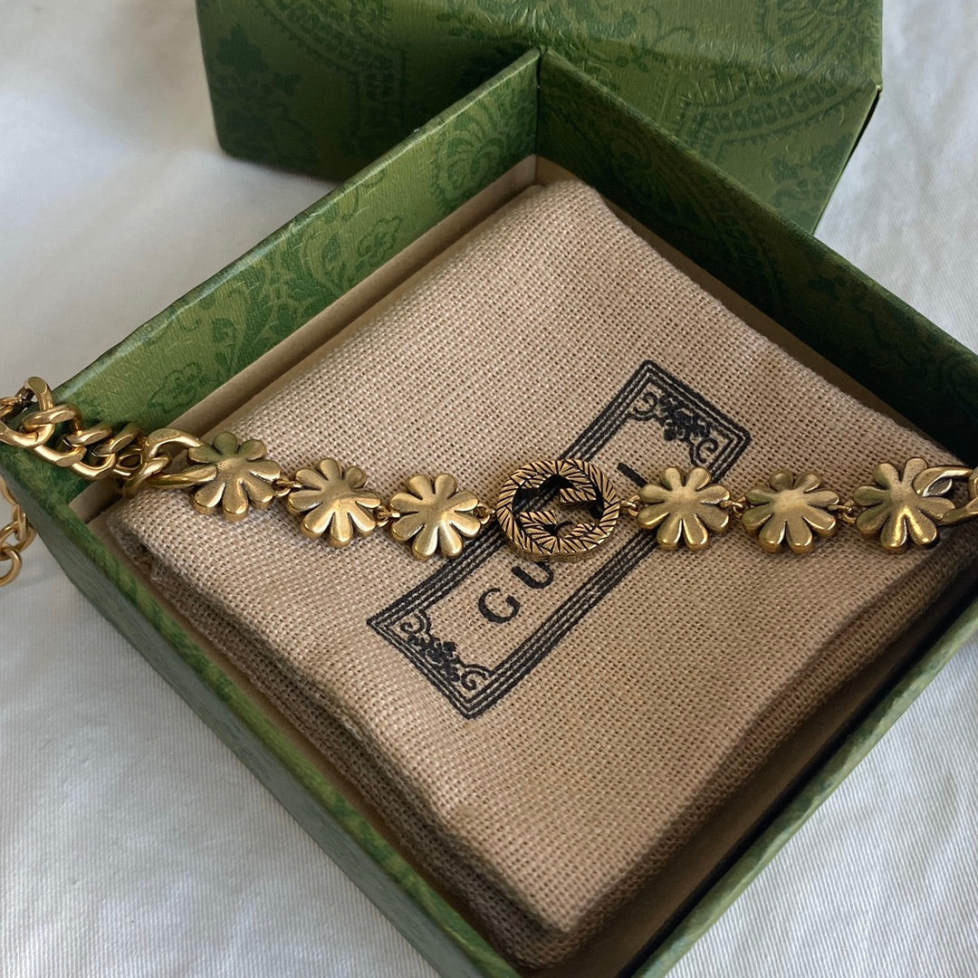 Crystal gold necklace