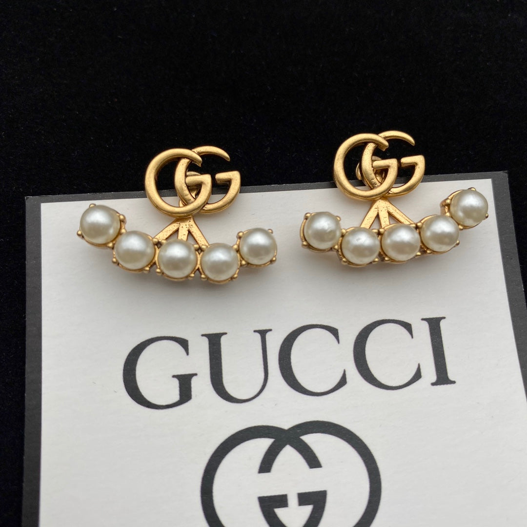 Pearl crystal earrings