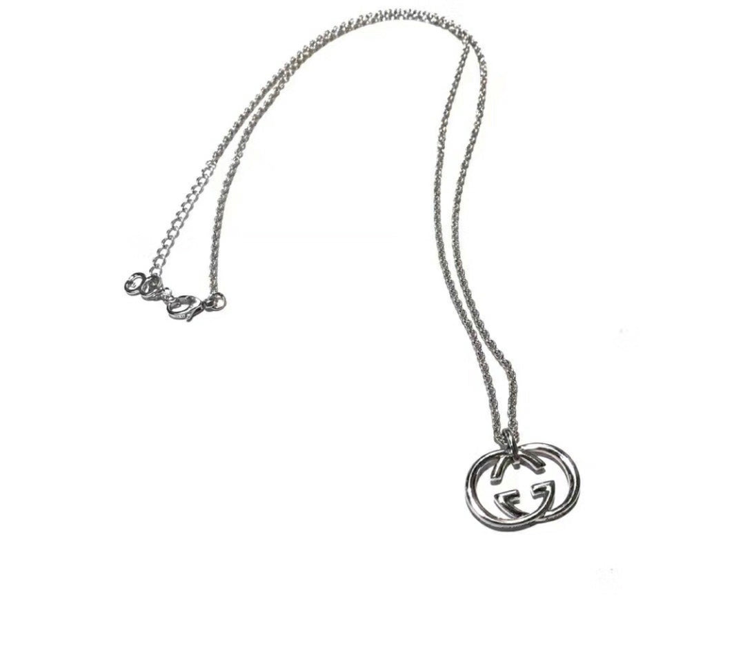 Slivery fashition necklace