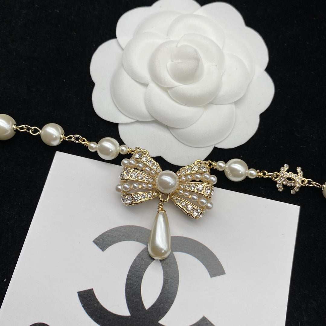 pearl delicate necklace