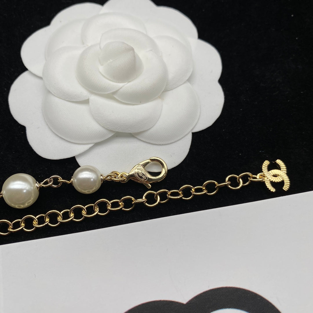 pearl delicate necklace