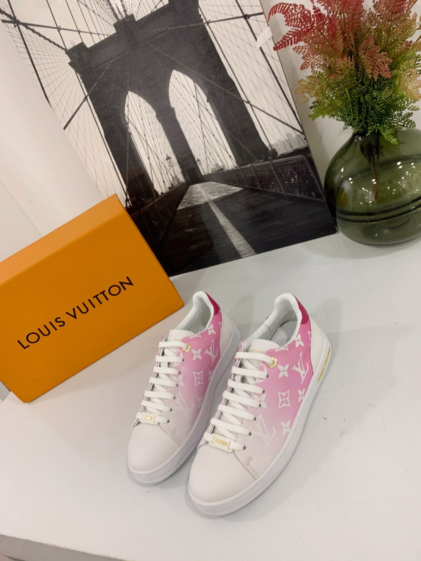 L V - Pink Fade Sneakers